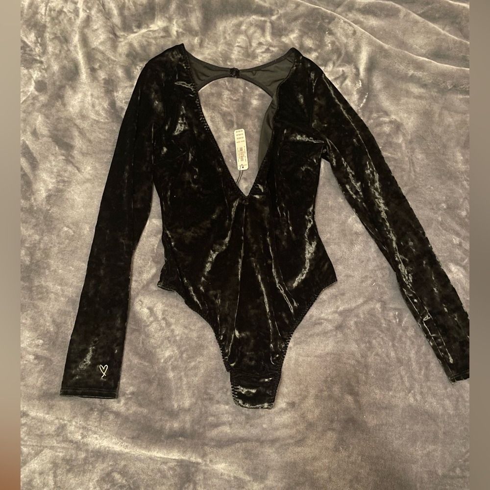 Victoria’s Secret velvet bodysuit | size:xs/s
